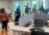 Cinco detenidos y un adolescente aislado por crimen de Santiago Ávalos en Quito, un mes después del ataque.