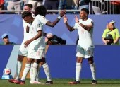 Kylian Mbappé (d) puso el primer gol en la victoria 2-0 de Francia ante Marruecos.