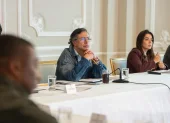 Petro prohibió usar cuarteles para la posesión de De la Espriella en Colombia por orden constitucional.