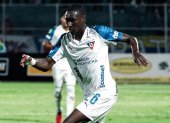 Josué Caicedo destaca como lateral izquierdo.