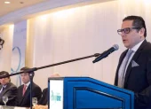 Cada cambio de ministro, como ahora con el Dr. Juan Carlos Aveiga, parece vender la ilusión de que finalmente llegó la persona que encontrará la fórmula para resolver décadas de deterioro institucional.