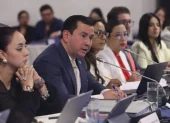 Ferdinan Álvarez, presidente de la Comisión de Fiscalización, durante la audiencia de juicio político contra la exministra de Energía y Minas, Inés Manzano.