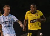 Damián Díaz (i), jugador de Guayaquil City, volverá a enfrentar a Barcelona SC.