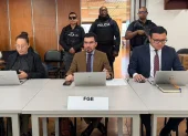 El fiscal Carlos Alarcón lidera la acusación en el caso Progen, un proceso marcado por los cuestionamientos a la prisión preventiva solicitada.