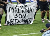 La Selección de Argentina expuso un cartel con la frase "Las Malvinas son argentinas", tras derrotar a Inglaterra en el Mundial de la FIFA 2026.