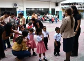 Educadores y padres debemos asumir nuestra responsabilidad cuando se develan cada día casos de falta de ética y moral pública y privada.