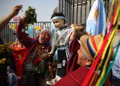 Chamanes y curanderos de Perú se reúnen para limpiar de malas energías a los futbolistas de las selecciones que jugarán la final del Mundial de 2026.