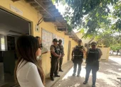 La legisladora Yahiren Noriega compartió en una transmisión en vivo, que no le permitieron ingresar a fiscalizar lo que ocurre en el Hospital de Yaruquí.