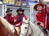 Harold Burbano, candidato de ADN en Pichincha, junto a la ministra de Gobierno, Nataly Morillo.