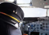 El gesto del piloto español desató la euforia de los pasajeros argentinos durante el vuelo.