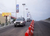 Conductores ya utilizan el primer cuerpo del viaducto de la avenida del Bombero, una obra que busca reducir las esperas en este punto de Los Ceibos.