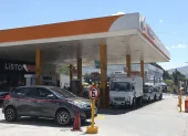 El precio de los combustibles, que se emplea en el sector automotor, registró alzas seguidas en 2026.