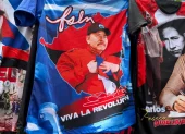 Camisetas con la imagen de Daniel Ortega se vendieron en las calles de Managua, en julio del 2026, durante la celebración de los 47 años de la revolución sandinista.