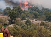 El incendio de La Mierla, en Guadalajara, se encuentra "fuera de su capacidad de extinción" y está lejos de ser controlado.