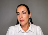 La exministra Inés Manzano compareció de forma virtual ante la Comisión de Fiscalización durante el juicio político.