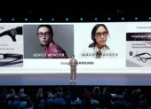 Presentación en escenario de las nuevas gafas inteligentes de Samsung, desarrolladas junto a Google, como parte del ecosistema Galaxy.