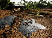 Una muestra de la contaminación que provocó Chevron en Ecuador.