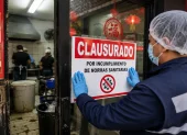 Referencial. Arcsa clausuró un chifa en La Marín tras detectar cucarachas, alimentos mal almacenados y graves incumplimientos a las normas sanitarias vigentes.
