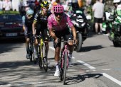 Richard Carapaz lidera la clasificación de la maillot de la montaña del Tour de Francia 2026.