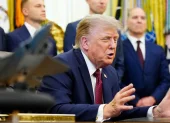 El presidente estadounidense Donald Trump  en el Despacho Oval de la Casa Blanca en Washington, DC, EE. UU., el 24 de julio de 2026.