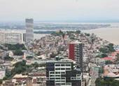 En los alrededores del cerro Santa Ana, donde se estableció definitivamente Guayaquil, se han desarrollado proyectos inmobiliarios en los últimos años.