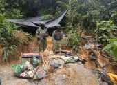 Las Fuerzas Armadas destruyeron campamentos de minería ilegal e inutilizaron maquinaria durante operativos en la provincia de Esmeraldas.