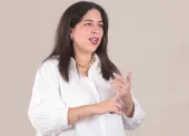 Mónica Luzárraga es abogada de profesión y busca llegar a la Alcaldía de Guayaquil, en las elecciones del próximo 29 de noviembre.