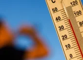 Se esperan cielos parcialmente nublados en gran parte del país, con lluvias aisladas en varias regiones y radiación extremadamente alta.