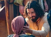 El actor Jonathan Roumie encarna a Jesús en la serie