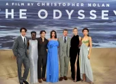 El elenco de La Odisea, dirigida por Christopher Nolan, durante la presentación oficial de la película que ya lidera la taquilla de 2026.