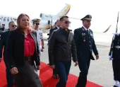 El presidente ecuatoriano Daniel Noboa llega a Perú para asistir a la investidura de Keiko Fujimori.