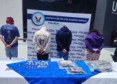 La Policía Nacional decomisó seis Datafast al presunto delincuente, acusado de realizar consumos con tarjetas bancarias robadas durante el operativo Apolo 34.
