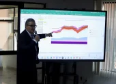 Antonio Goncálvez, entonces ministro de Energía, en una rueda de prensa.