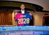 Raphinha durante una sesión con la indumentaria oficial del FC Barcelona.