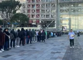 La ciudadanía denunció en redes sociales sobre las largas filas para emitir licencias en Quito.