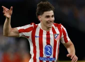 Imagen en la que puede verse al delantero del Atlético de Madrid, Julián Alvarez, durante la final de la Copa del Rey.