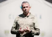 Gustavo Álvarez dirige una sesión de entrenamiento de Liga de Quito durante la preparación del equipo para su debut oficial en la Copa Ecuador.