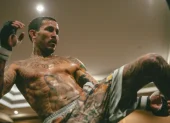 Chito Vera durante una sesión de entrenamiento de artes marciales mixtas, en la preparación para su próximo combate en la UFC.