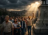 Ciudadanos marchan en busca de una democracia que garantice la libertad y la dignidad frente al desgaste de las instituciones y la brecha de privilegios en el poder político.