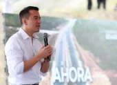 Noboa afirma que Ecuador evitará nuevas barcazas durante el estiaje por mayor generación eléctrica.