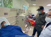 Los ministros realizaron recorridos por varios hospitales.