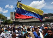 Personas se manifiestan este sábado para exigir que sea público el diálogo que comienza hoy entre el chavismo y un grupo opositor y que impulsa Estados Unidos, del que se desconocen detalles clave.