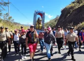 La devoción a la Virgen de El Cisne se manifiesta en actos previos a la romería a su santuario.