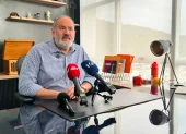 Julio César Cueva, abogado del alcalde de Guayaquil, Aquiles Álvarez, anunció en rueda de prensa que la defensa apelará la sentencia del caso Grillete.