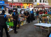 Agentes de Segura EP regulan el espacio público en la Martha de Roldós