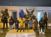 La Policía Nacional decomisó 204 paquetes de presunta marihuana durante un operativo que evitó el ingreso de 100 kilos de droga a Quito.