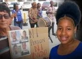 Ruth Kataleya Medina, a la derecha, fue localizada con vida seis días después de su desaparición en el sector Las Malvinas, en el sur de Guayaquil.
