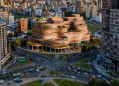 No hemos podido siquiera converger en torno a un museo nacional, lo cual no sorprende si recordamos que tampoco acertamos respecto del nombre del país.