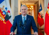 El mandatario José Antonio Kast, hablando en cadena nacional, en el palacio de La Moneda, en Santiago (Chile).