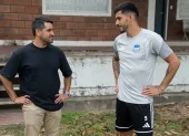 Ronie Carrillo junto al presidente de Emelec, José David Jiménez (i).